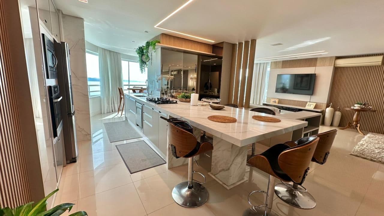 🌊 PÉ NA AREIA EM BALNEÁRIO CAMBORIÚ | LUXO, EXCLUSIVIDADE E VISTA DESLUMBRANTE!