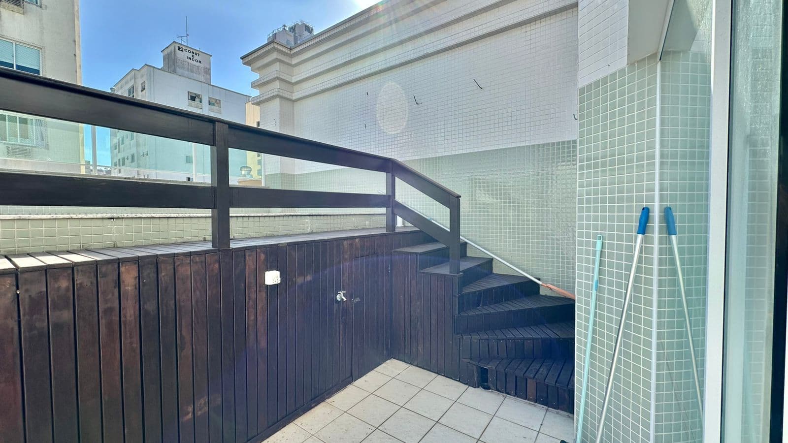 ✨🏡 COBERTURA PLANA EXCLUSIVA PARA LOCAÇÃO NO CENTRO DE BALNEÁRIO CAMBORI ✨🏡