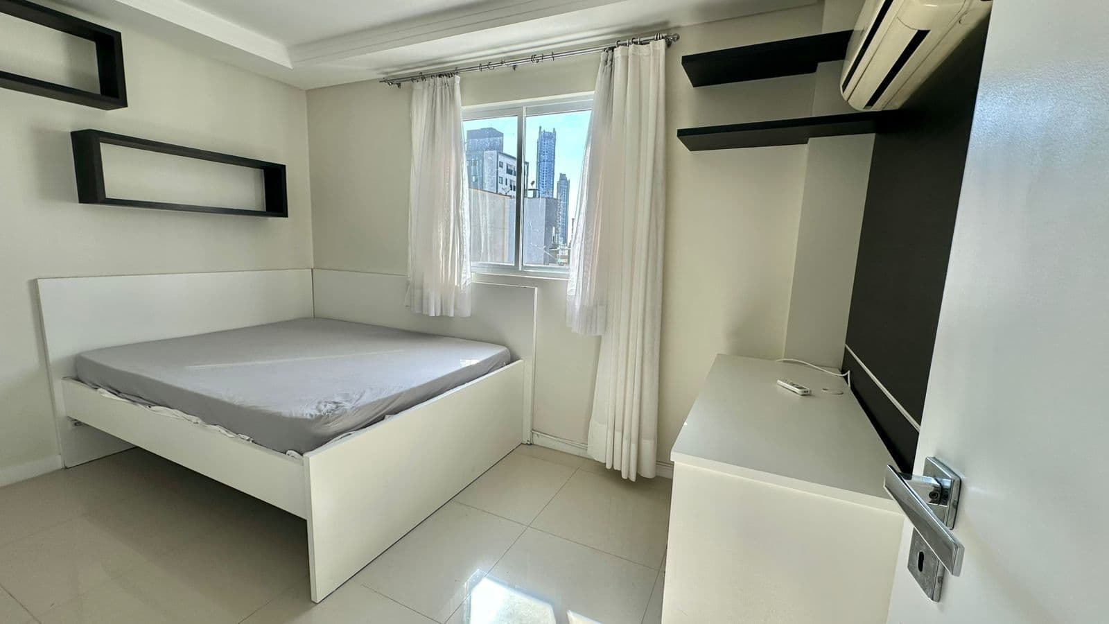 ✨🏡 COBERTURA PLANA EXCLUSIVA PARA LOCAÇÃO NO CENTRO DE BALNEÁRIO CAMBORI ✨🏡