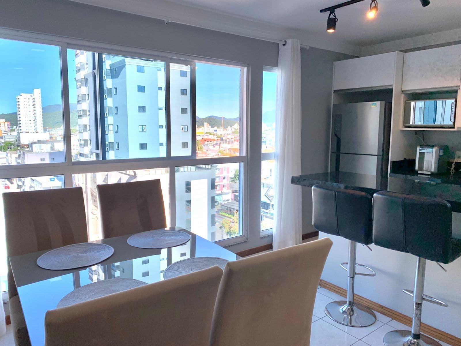 Apartamento Exclusivo para locação no Centro de Balneário Camboriú