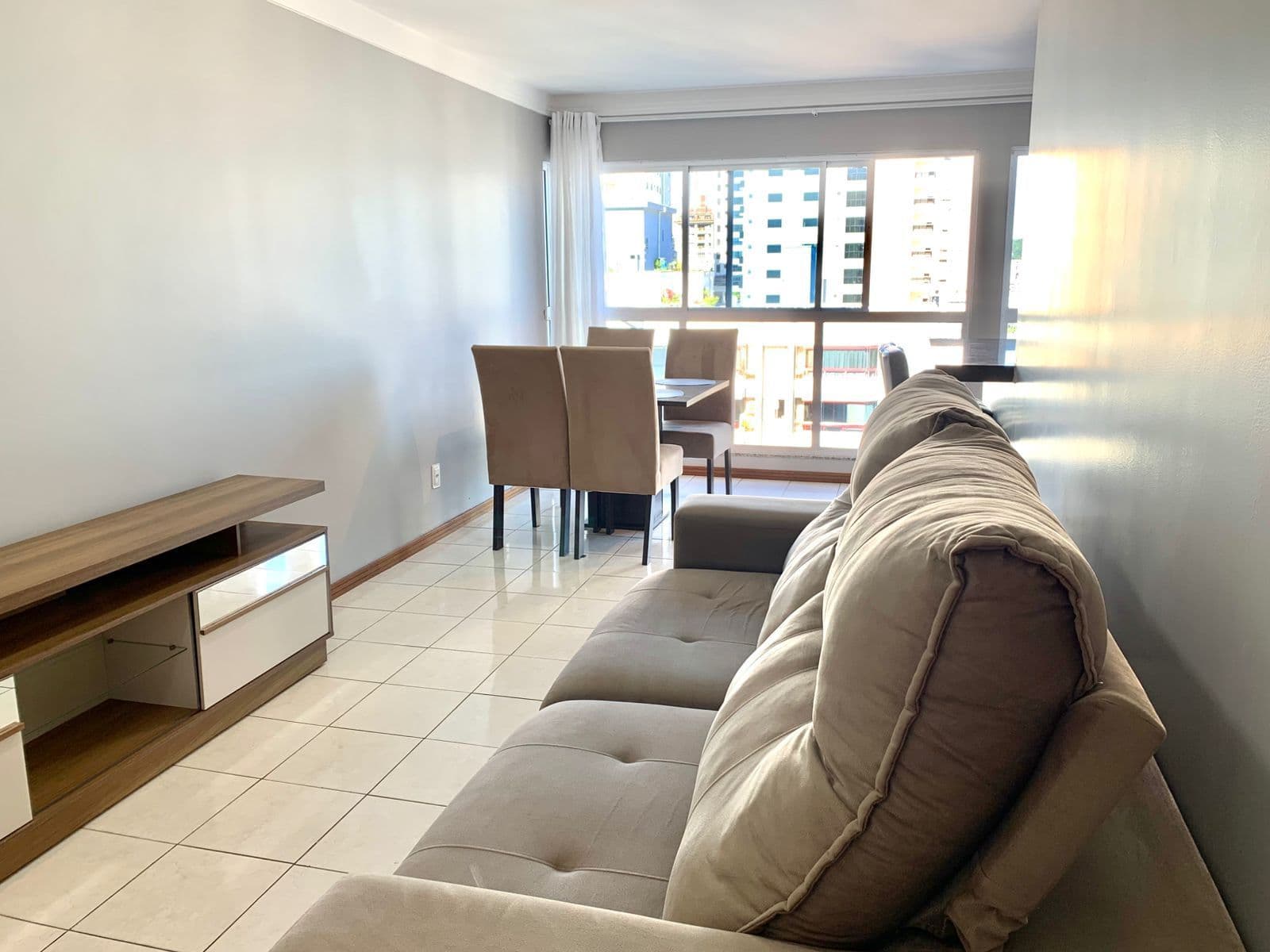 Apartamento Exclusivo para locação no Centro de Balneário Camboriú