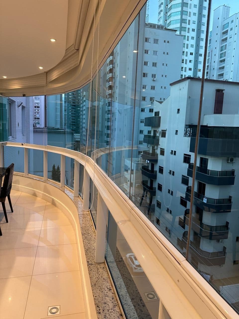 ✨ SOFISTICAÇÃO E CONFORTO NO CORAÇÃO DE BALNEÁRIO CAMBORIÚ! ✨